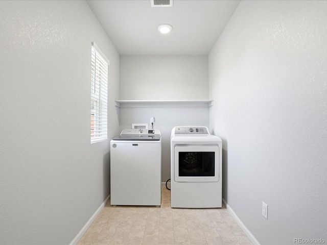 8260 S Trails Edge Ct, Centennial, CO 80112