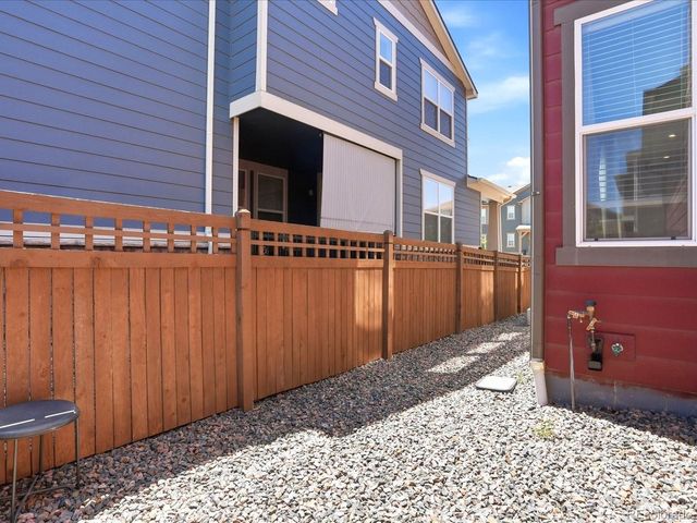 8260 S Trails Edge Ct, Centennial, CO 80112