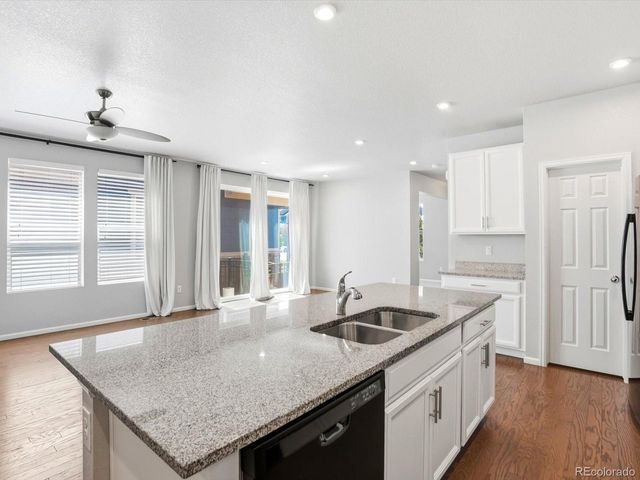 8260 S Trails Edge Ct, Centennial, CO 80112