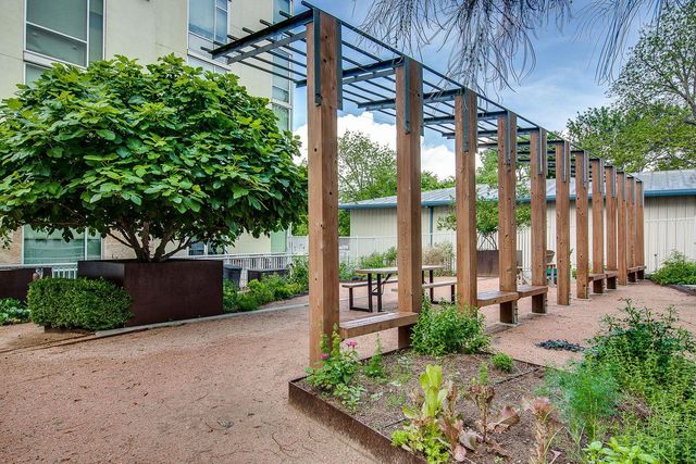 1600 Barton Springs RD 4105, Austin, TX 78704