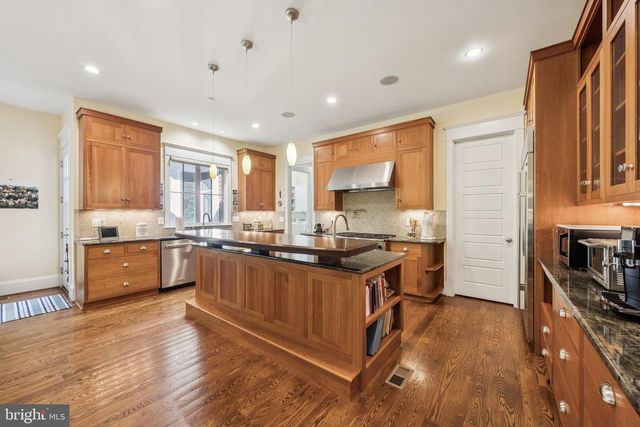 8620 FENWAY DR, Bethesda, MD 20817