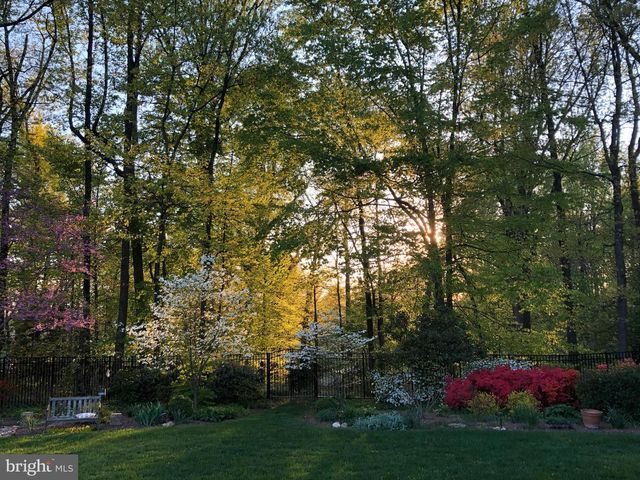 8620 FENWAY DR, Bethesda, MD 20817