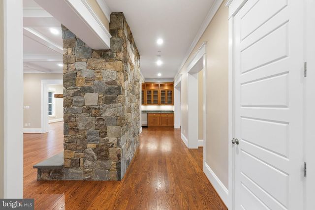 8620 FENWAY DR, Bethesda, MD 20817