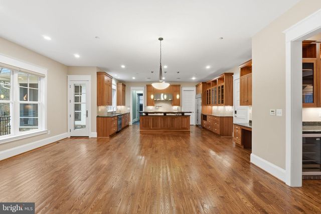 8620 FENWAY DR, Bethesda, MD 20817