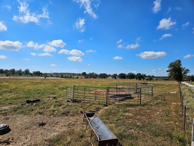 000 Kaylor Road, Mountain Grove, MO 65711