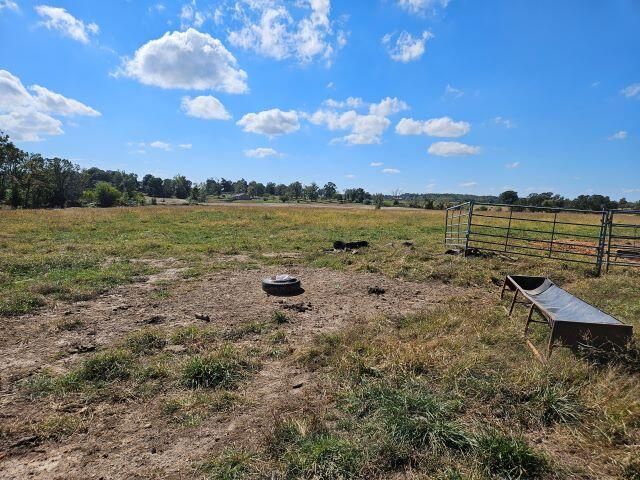 000 Kaylor Road, Mountain Grove, MO 65711