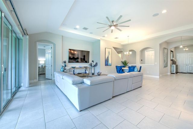 7401 PARADISO DRIVE, Apollo Beach, FL 33572