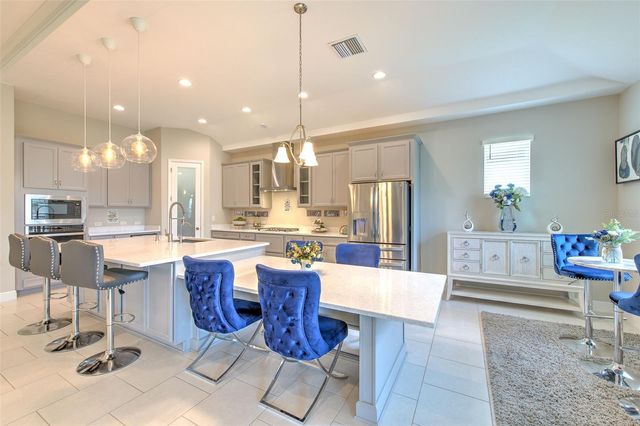 7401 PARADISO DRIVE, Apollo Beach, FL 33572