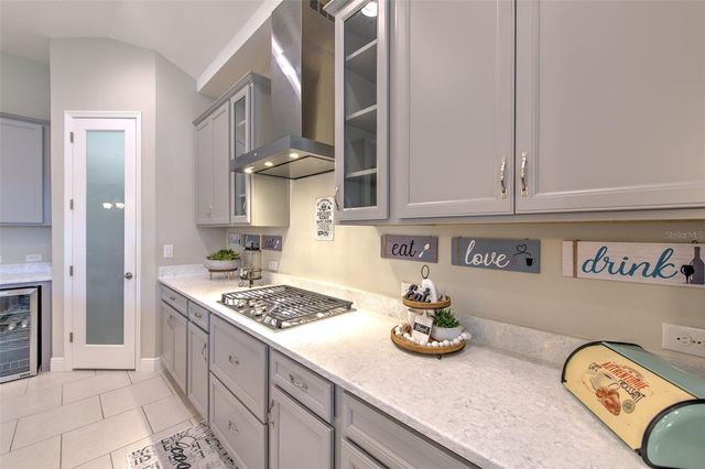 7401 PARADISO DRIVE, Apollo Beach, FL 33572