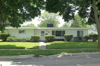 135 Riverside Drive, Alma, MI 48801