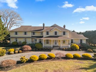 16 Montauk Avenue, Stonington, CT 06378