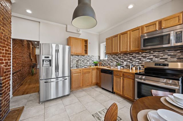 2231 EUTAW PL, Baltimore, MD 21217