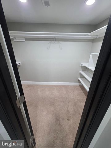 6724 WESTLAWN DR, Falls Church, VA 22042