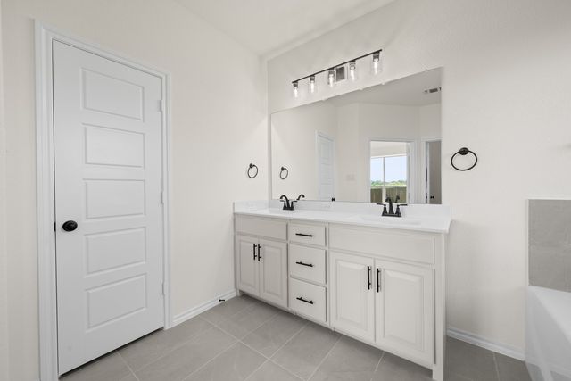 520 Waterford Park Boulevard, Weatherford, TX 76087