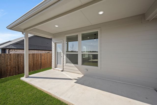 520 Waterford Park Boulevard, Weatherford, TX 76087