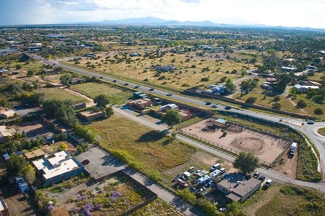 1407 Borrego, Santa Fe, NM 87507