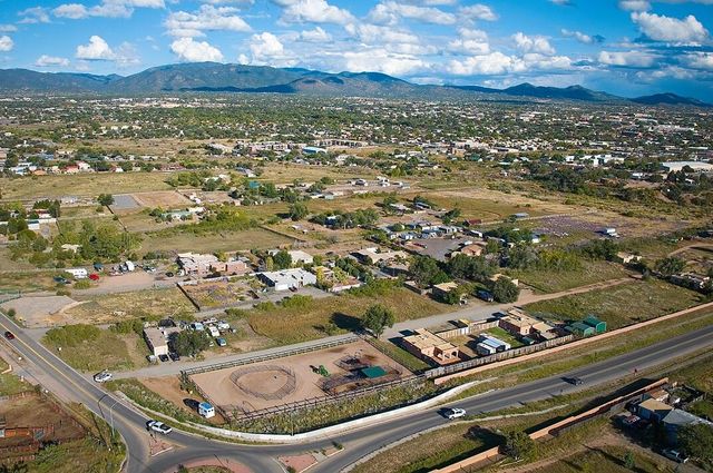 1407 Borrego, Santa Fe, NM 87507