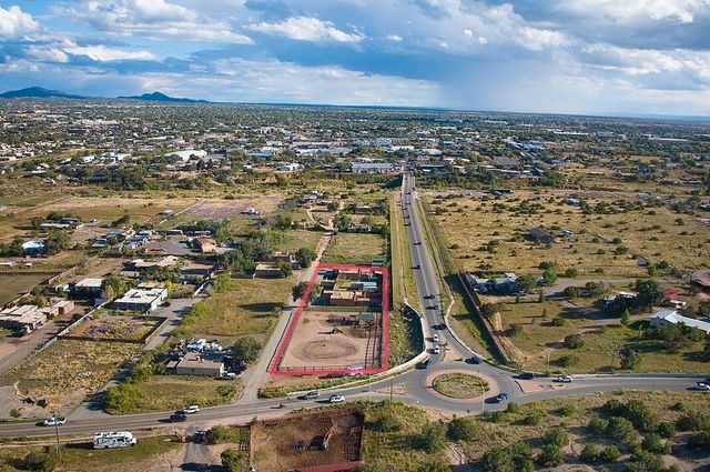 1407 Borrego, Santa Fe, NM 87507