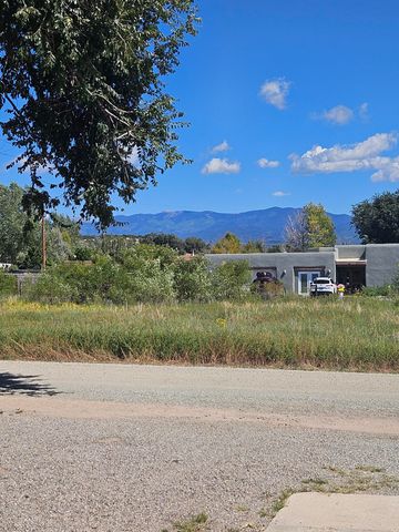 1407 Borrego, Santa Fe, NM 87507