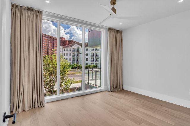 321 31st Ave N Apt 105, Nashville, TN 37203