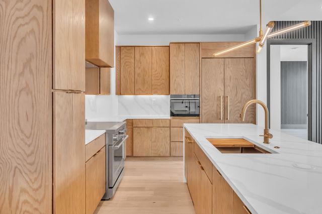 321 31st Ave N Apt 105, Nashville, TN 37203