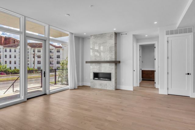 321 31st Ave N Apt 105, Nashville, TN 37203