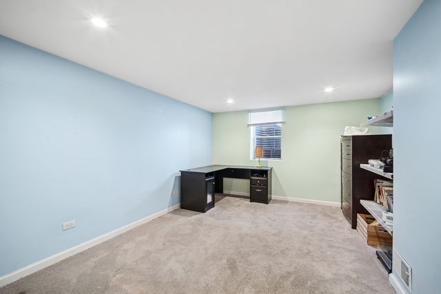 722 S 9th Avenue, St. Charles, IL 60174