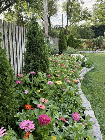 722 S 9th Avenue, St. Charles, IL 60174