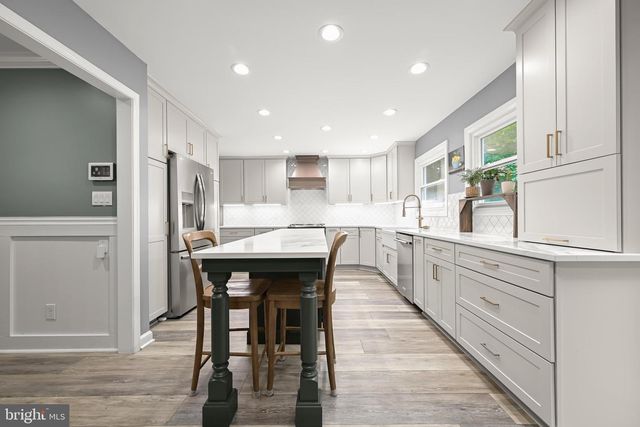 1717 JUSTIN DR, Gambrills, MD 21054