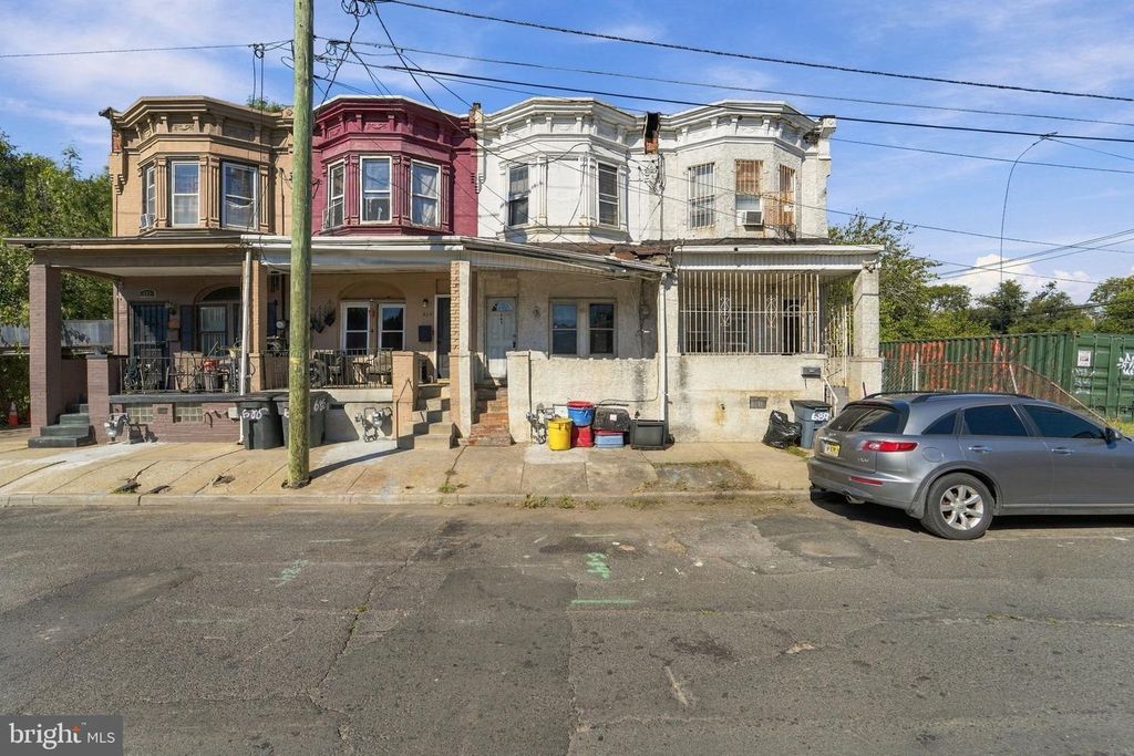 687 FAIRVIEW ST, CAMDEN, NJ 08104 — exterior