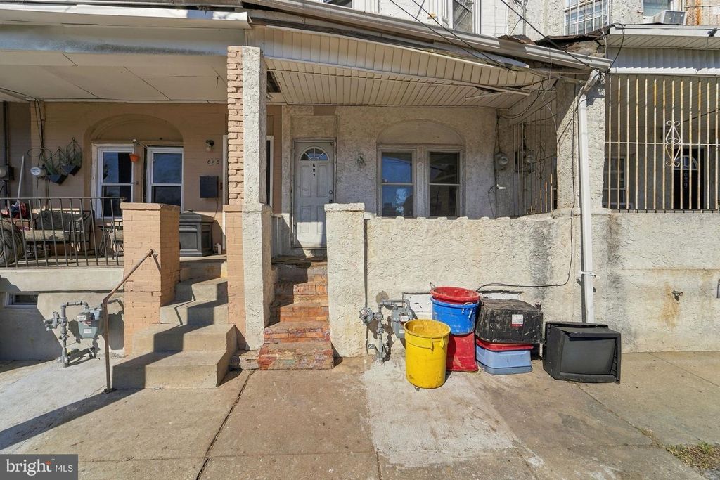 687 FAIRVIEW ST, CAMDEN, NJ 08104 — photo 2