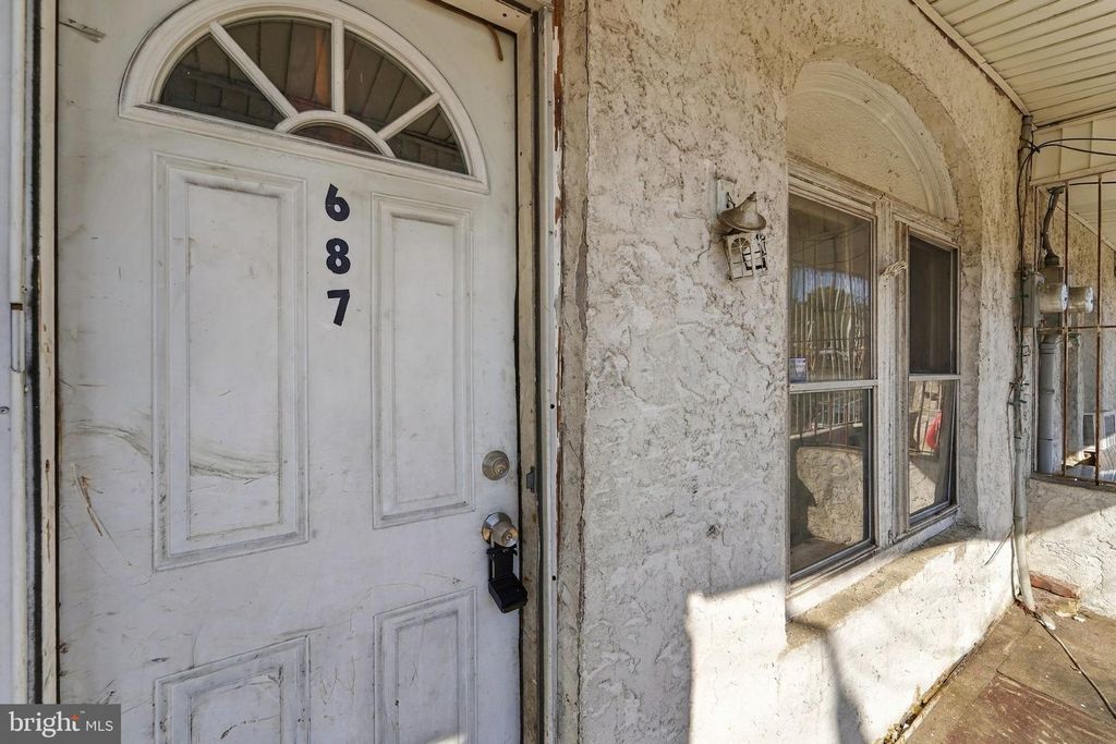 687 FAIRVIEW ST, CAMDEN, NJ 08104 — photo 3