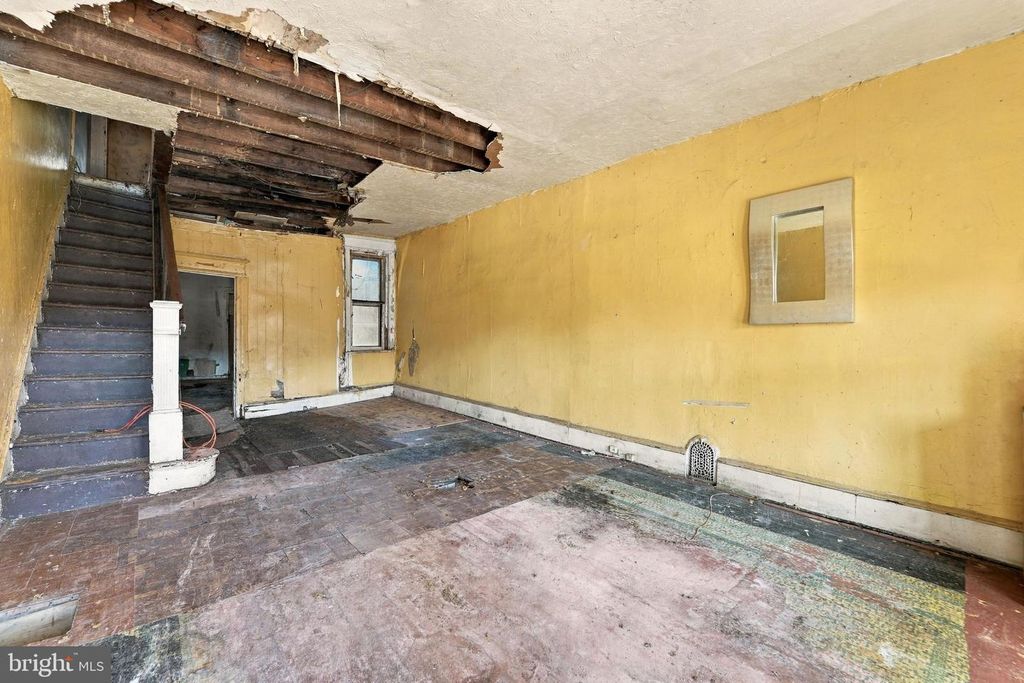 687 FAIRVIEW ST, CAMDEN, NJ 08104 — photo 4