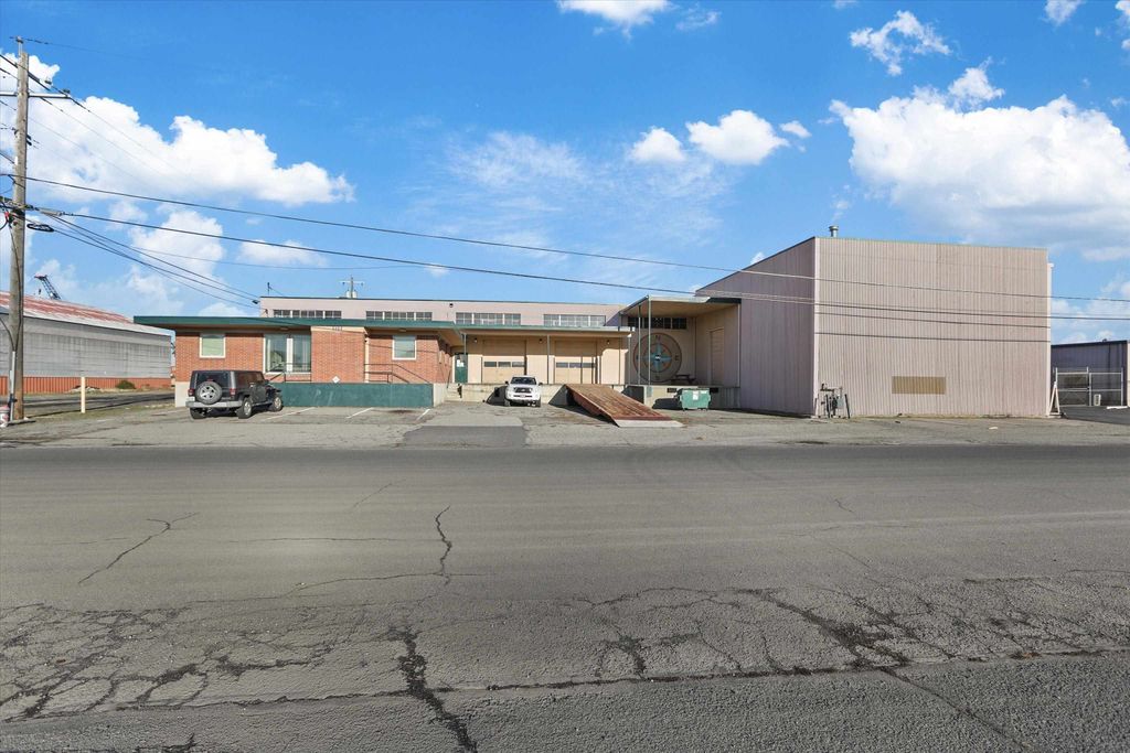 3303 E Ferry Ave, Spokane, WA 99202