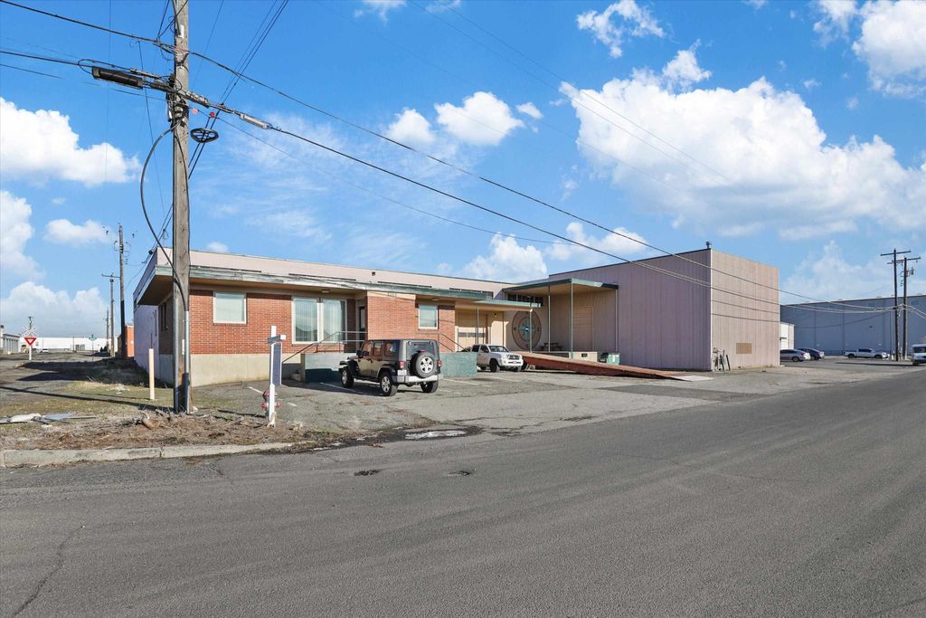 3303 E Ferry Ave, Spokane, WA 99202 photo 2