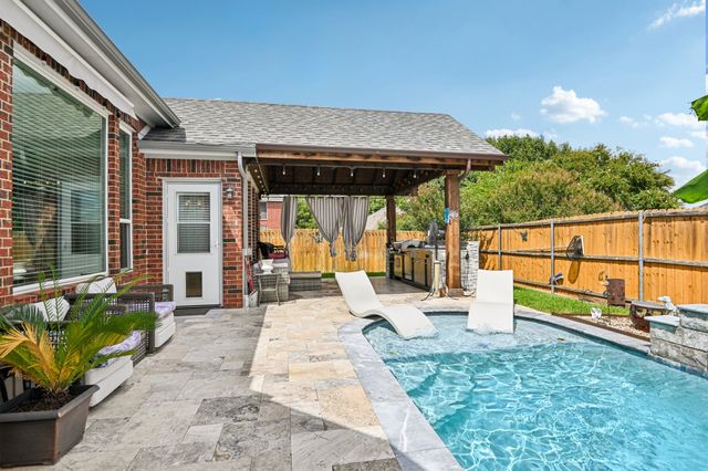 4556 Durrand Drive, Grand Prairie, TX 75052