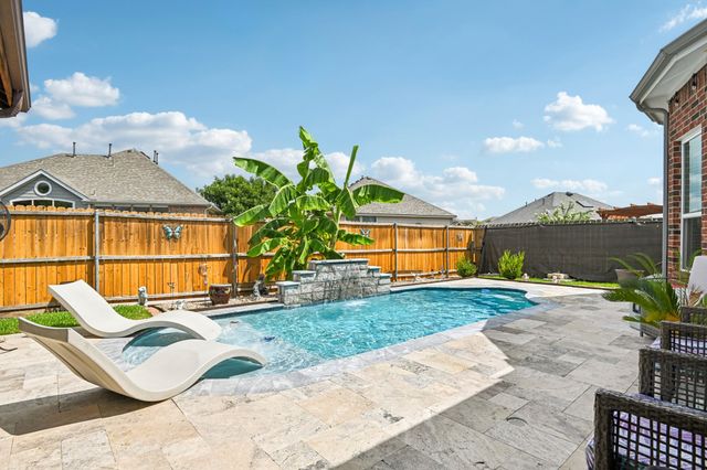 4556 Durrand Drive, Grand Prairie, TX 75052