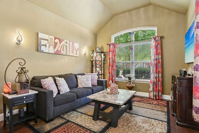 4556 Durrand Drive, Grand Prairie, TX 75052