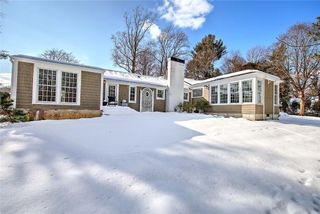 22 Lantern Lane, Barrington, RI 02806