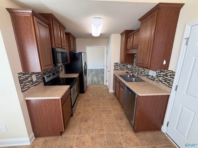 4804 Carrington Blvd, Owens Cross Roads, AL 35863