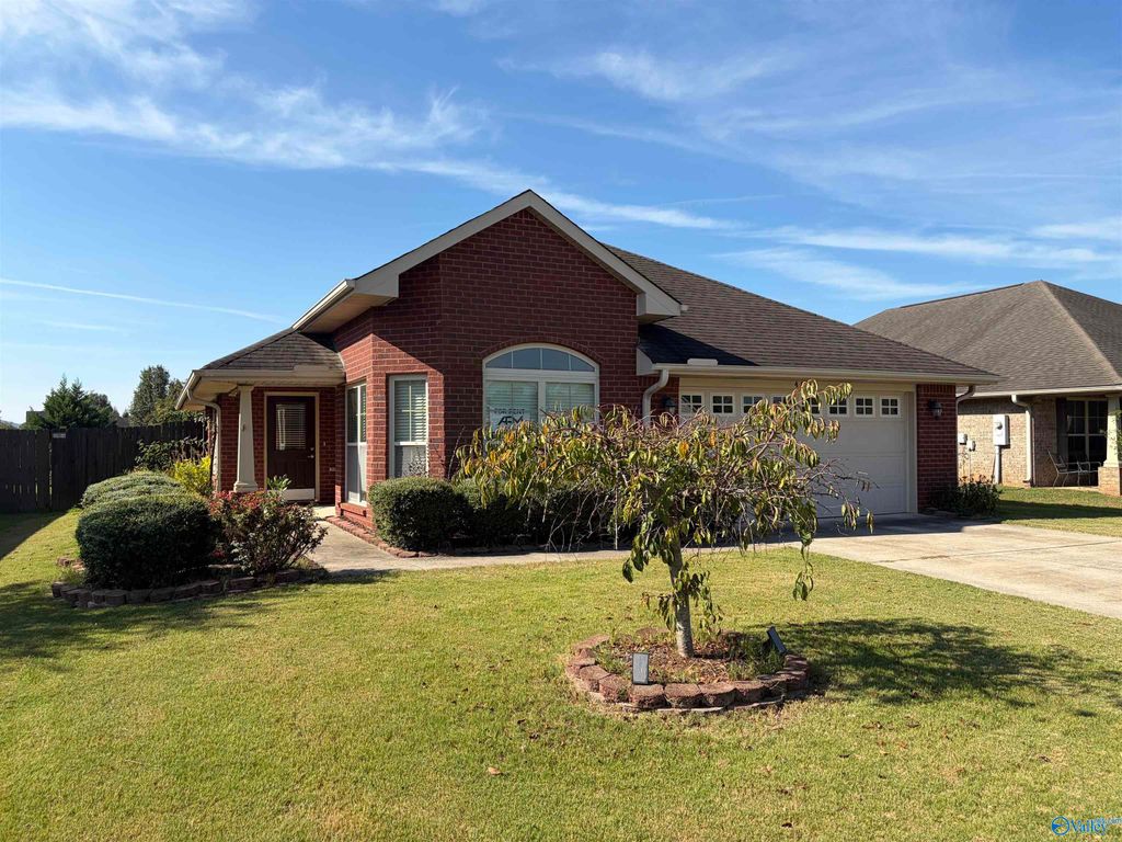 4804 Carrington Blvd, Owens Cross Roads, AL 35863
