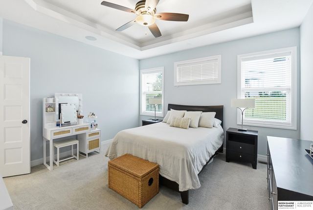 18610 Hampton Drive, Omaha, NE 68136