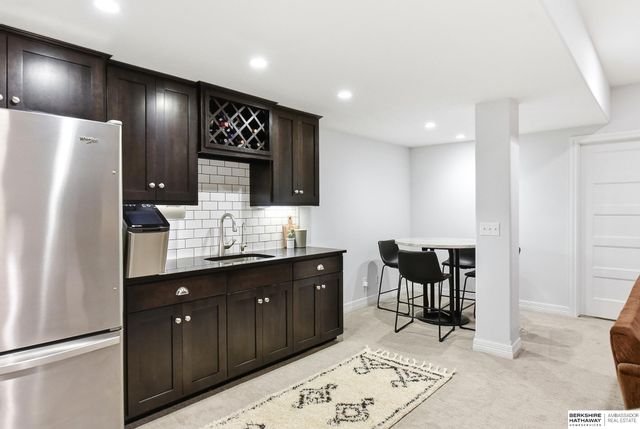 18610 Hampton Drive, Omaha, NE 68136