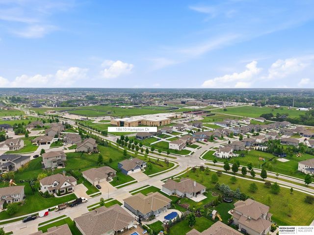18610 Hampton Drive, Omaha, NE 68136