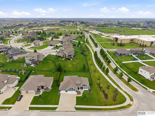 18610 Hampton Drive, Omaha, NE 68136
