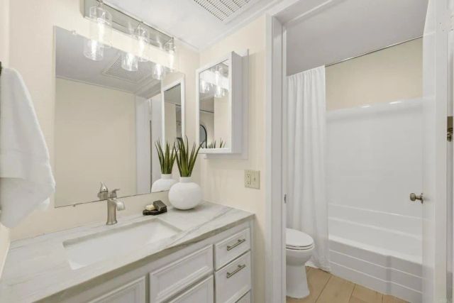 5704 Baltimore Dr. 304, La Mesa, CA 91942