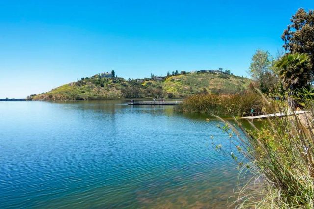 5704 Baltimore Dr. 304, La Mesa, CA 91942