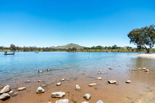 5704 Baltimore Dr. 304, La Mesa, CA 91942