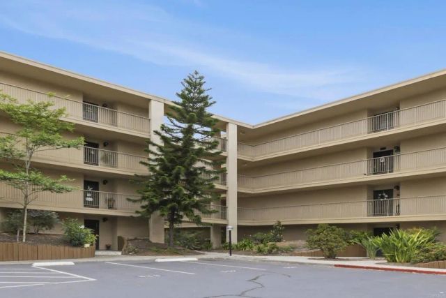 5704 Baltimore Dr. 304, La Mesa, CA 91942