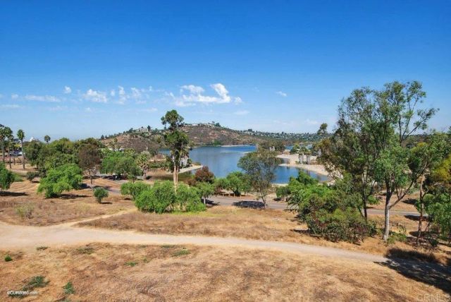 5704 Baltimore Dr. 304, La Mesa, CA 91942